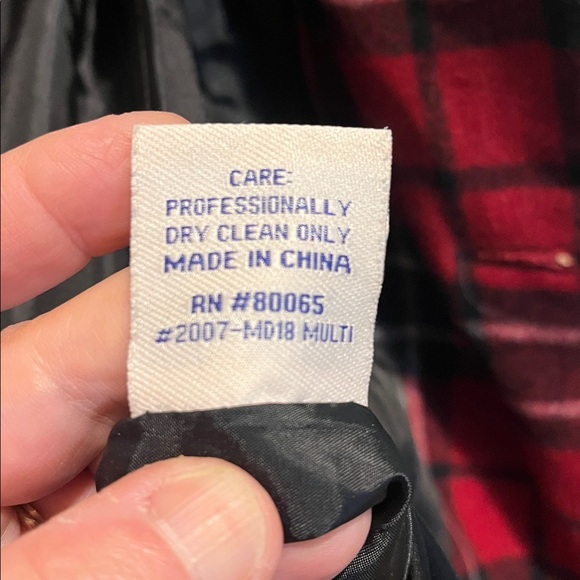 Maria D by Nordstroms Women's Red Plaid Jacket
Wool blend , double breasted‎ - Picture 7 of 8